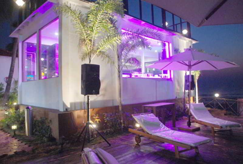Micasa Beach Resort Morjim Esterno foto